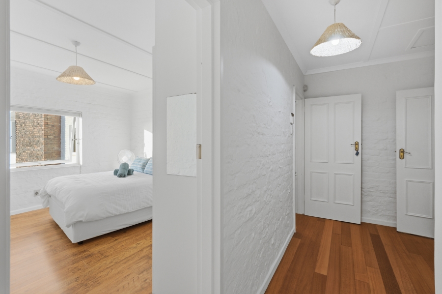 7 Bedroom Property for Sale in Mountainside Western Cape